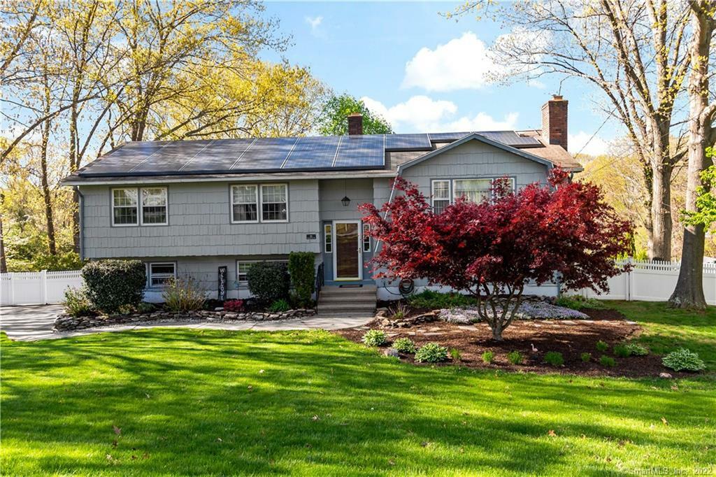 Property Photo:  11 Brook Hill Road  CT 06514 