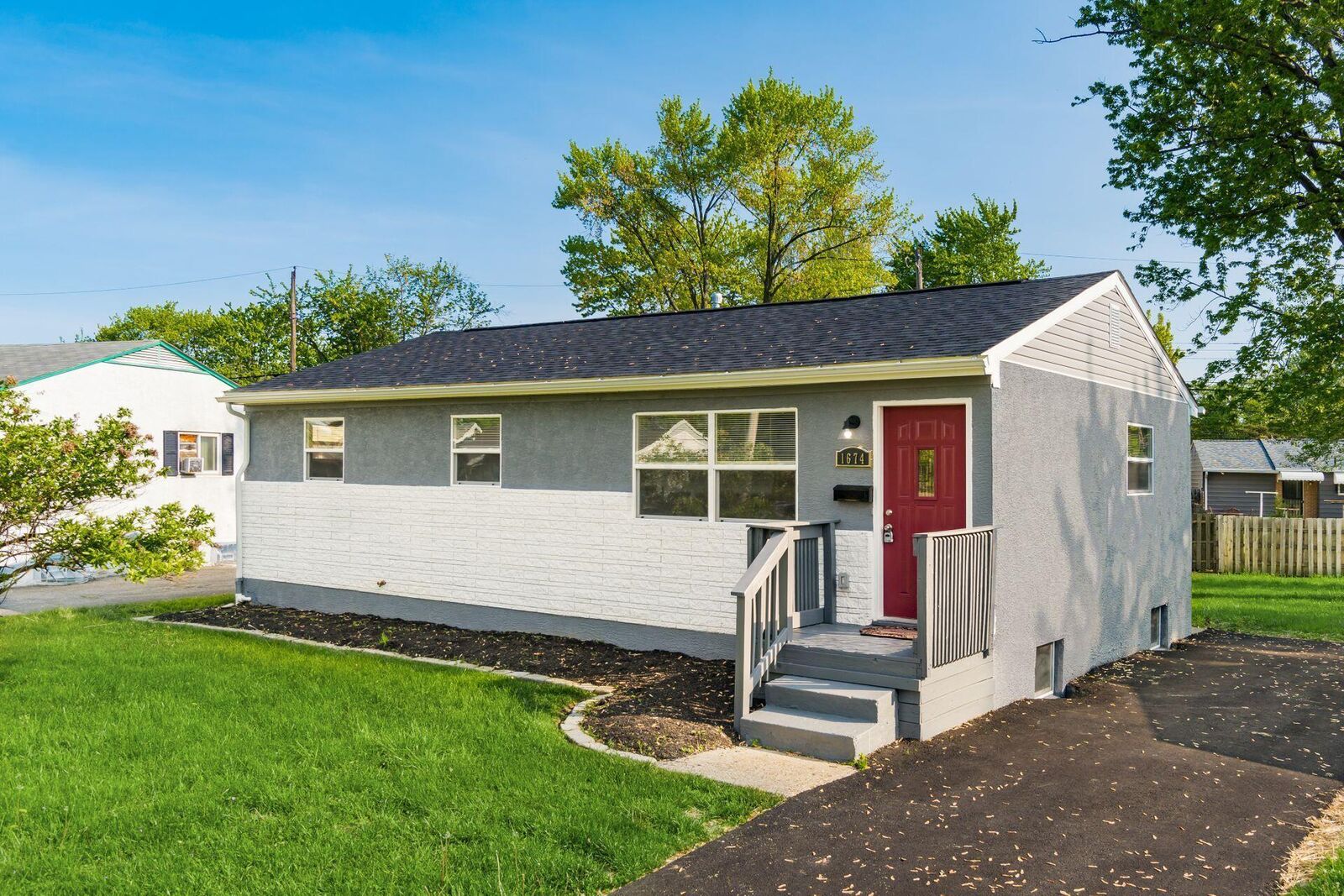 Property Photo:  1674 Karon Drive  OH 43219 