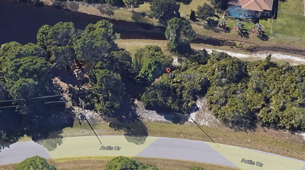 Property Photo: 271 Antis Dr FL 33947