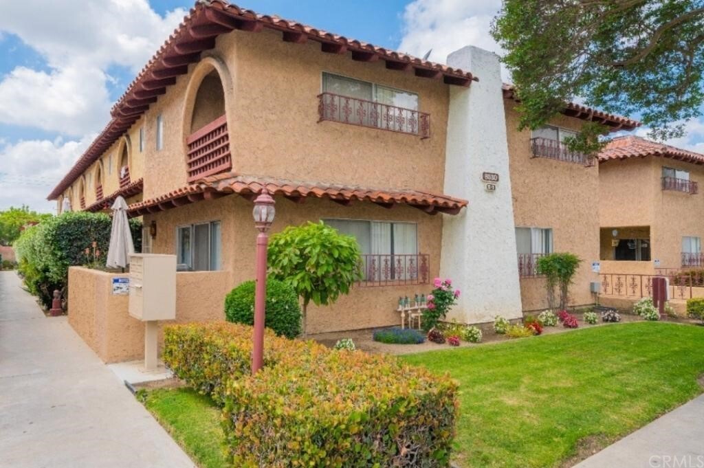 Property Photo:  8530 Gallatin Road H  CA 90240 