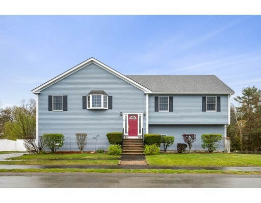Property Photo: 5 Birch Pond Dr MA 01906