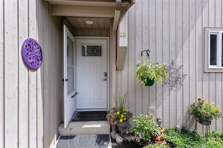 Property Photo:  1305 W Clearbrook Drive 22  WA 98229 