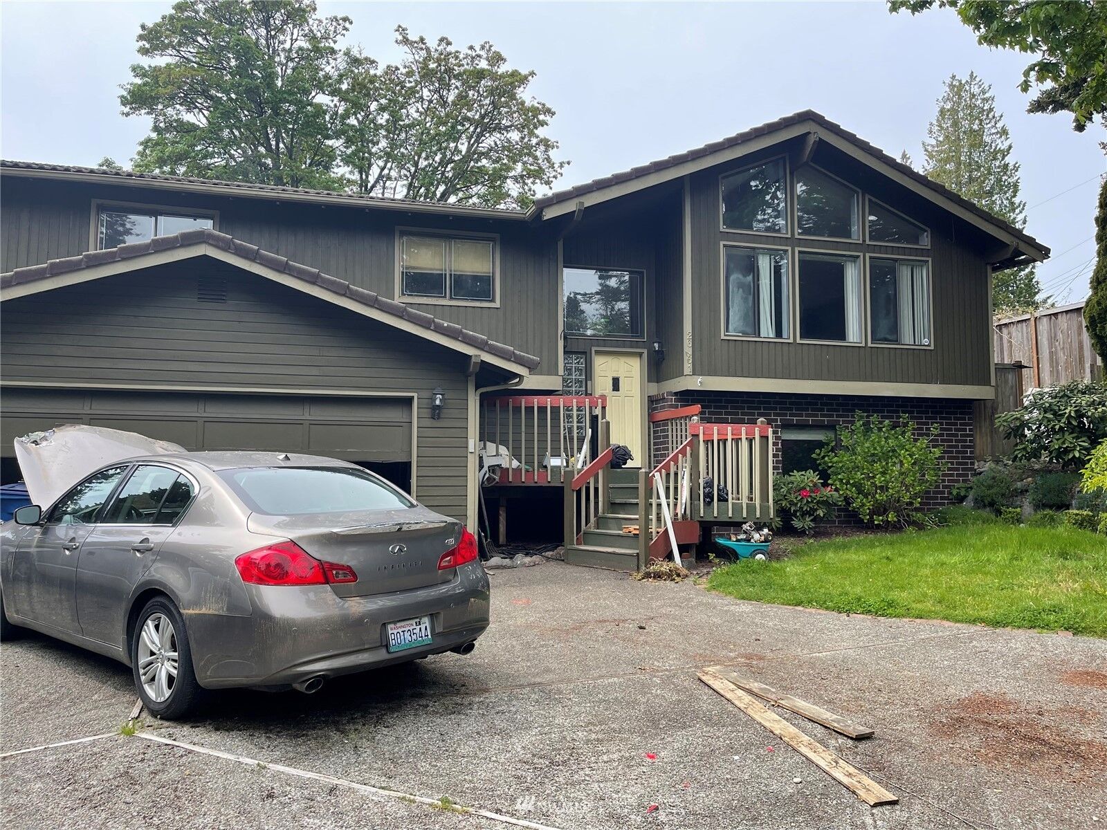 Property Photo: 26461 10th Avenue S WA 98198