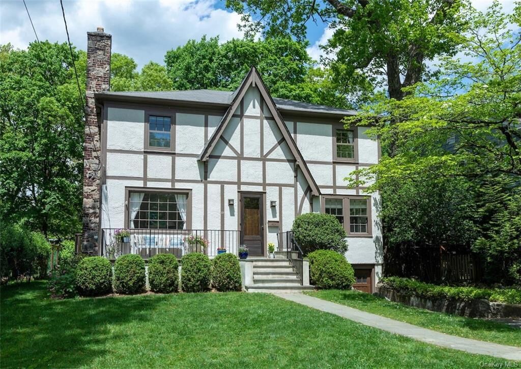 Property Photo: 37 Maplewood Avenue NY 10522