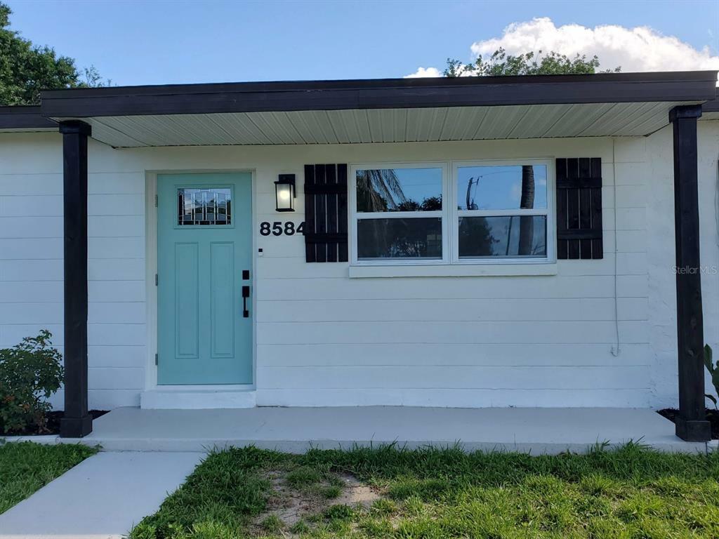 Property Photo:  8584 Cristobal Avenue  FL 34287 