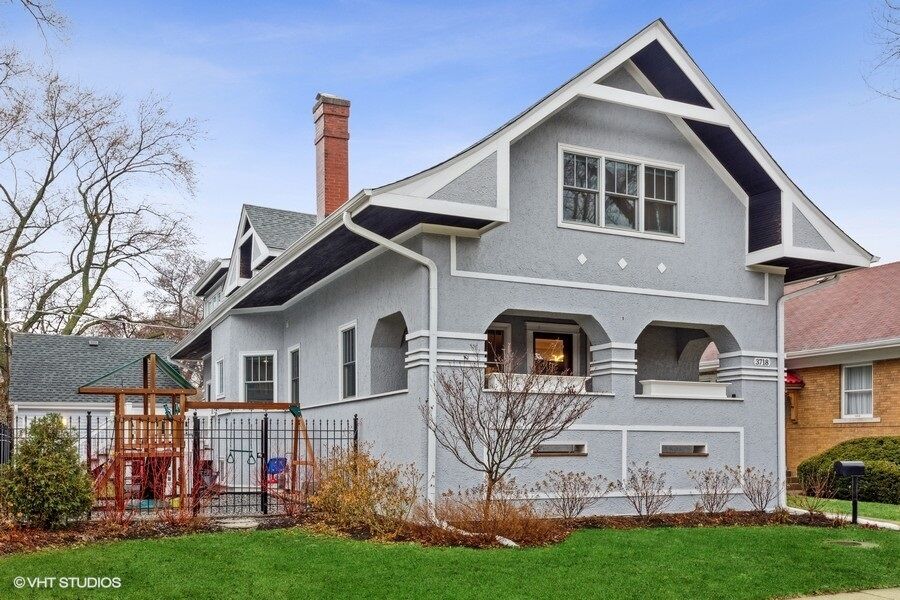 Property Photo: 3718 N Springfield Avenue IL 60618