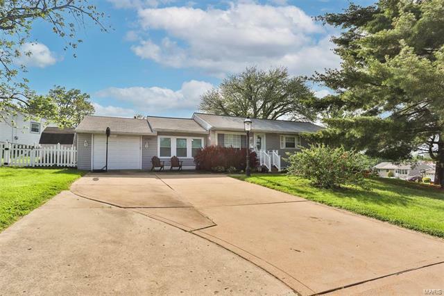 Property Photo:  11001 Hillhurst  MO 63123 