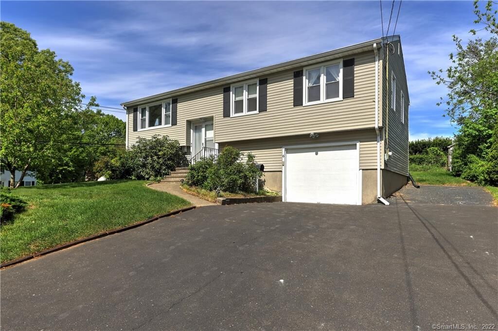 Property Photo:  6 Munson Street  CT 06461 