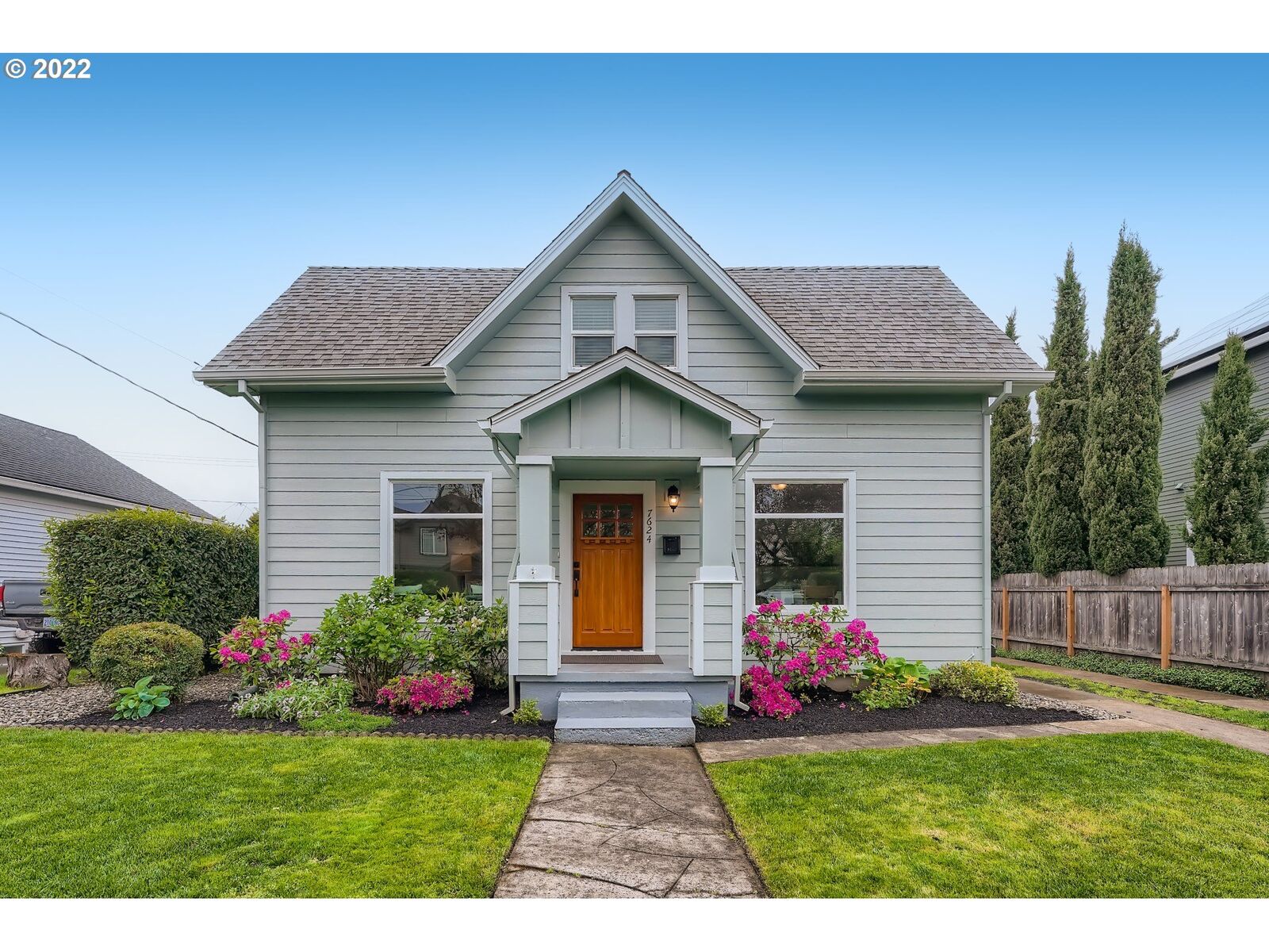 Property Photo:  7624 N Kellogg St  OR 97203 