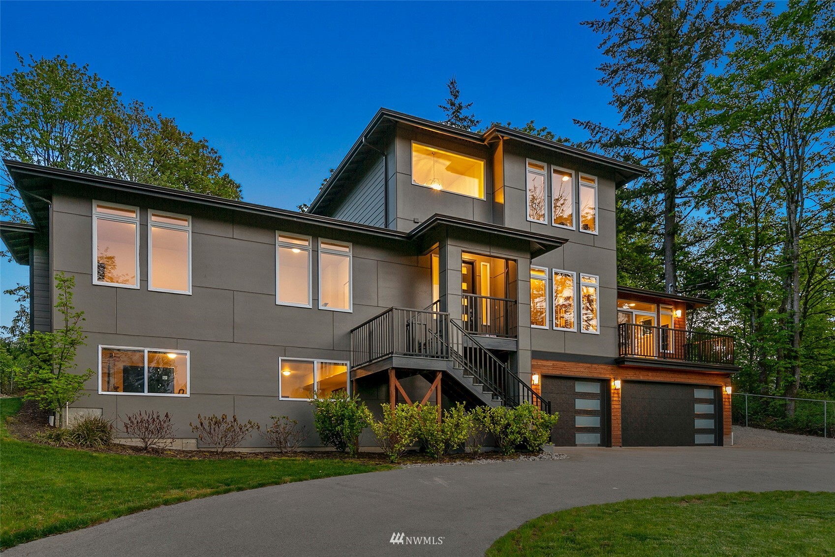 Property Photo: 7811 S 132nd Street WA 98178