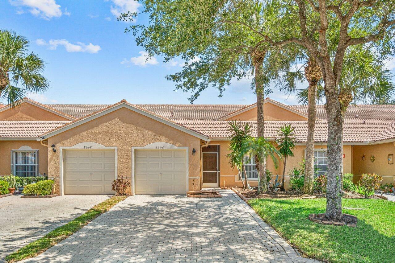 Property Photo:  8506 Logia Circle  FL 33472 