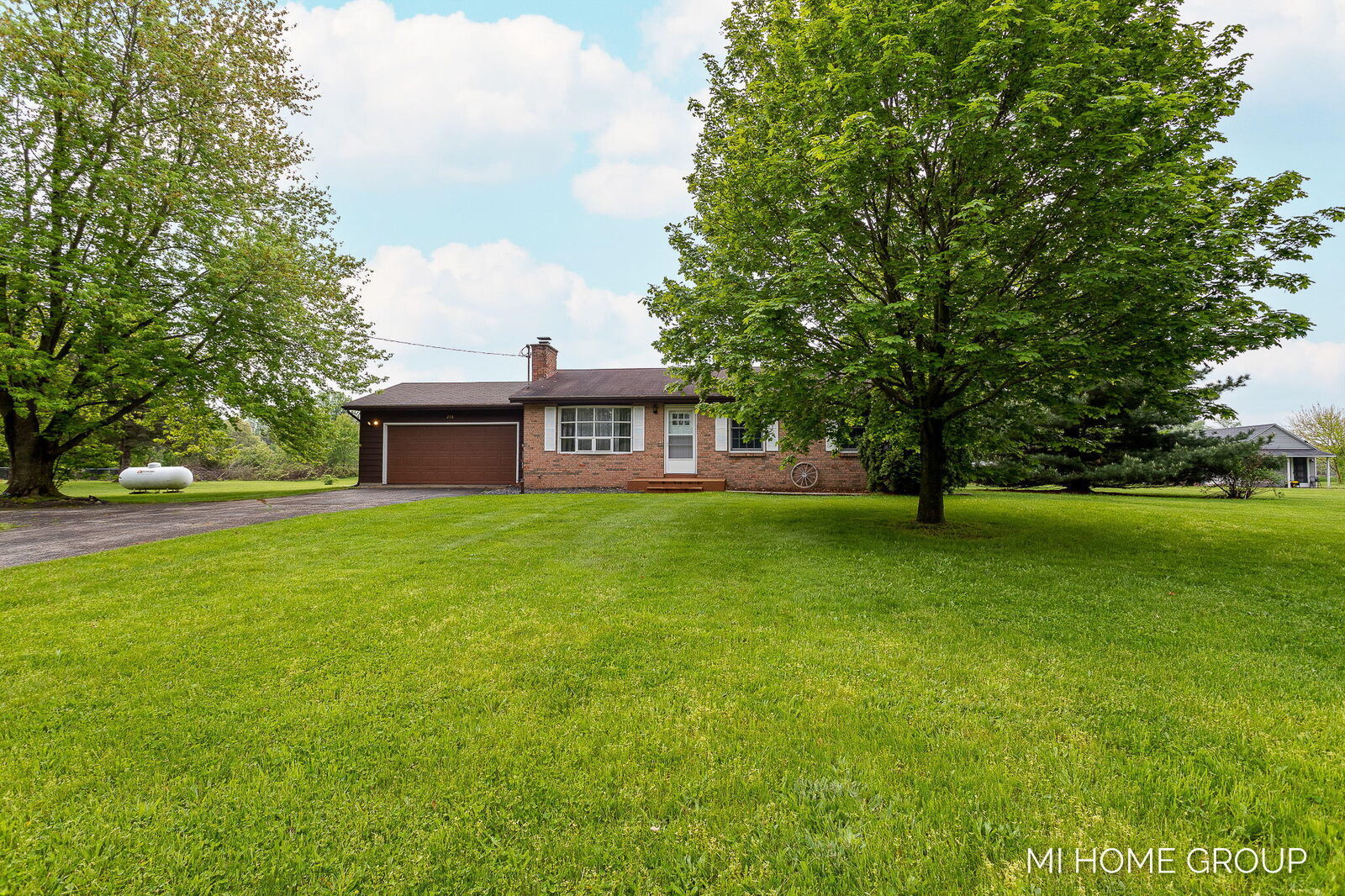 Property Photo:  236 E U Avenue  MI 49097 