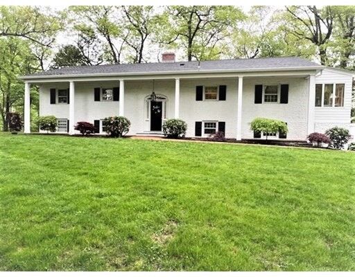 Property Photo:  2 Brentwood Cir  MA 01810 