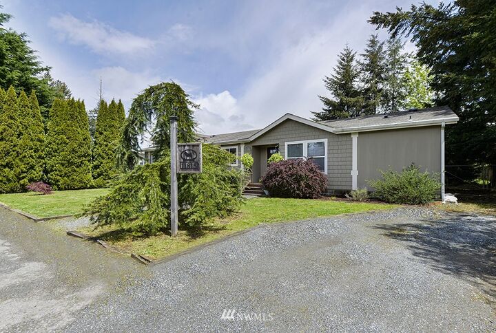 Property Photo:  11815 243rd Avenue Ct E  WA 98321 