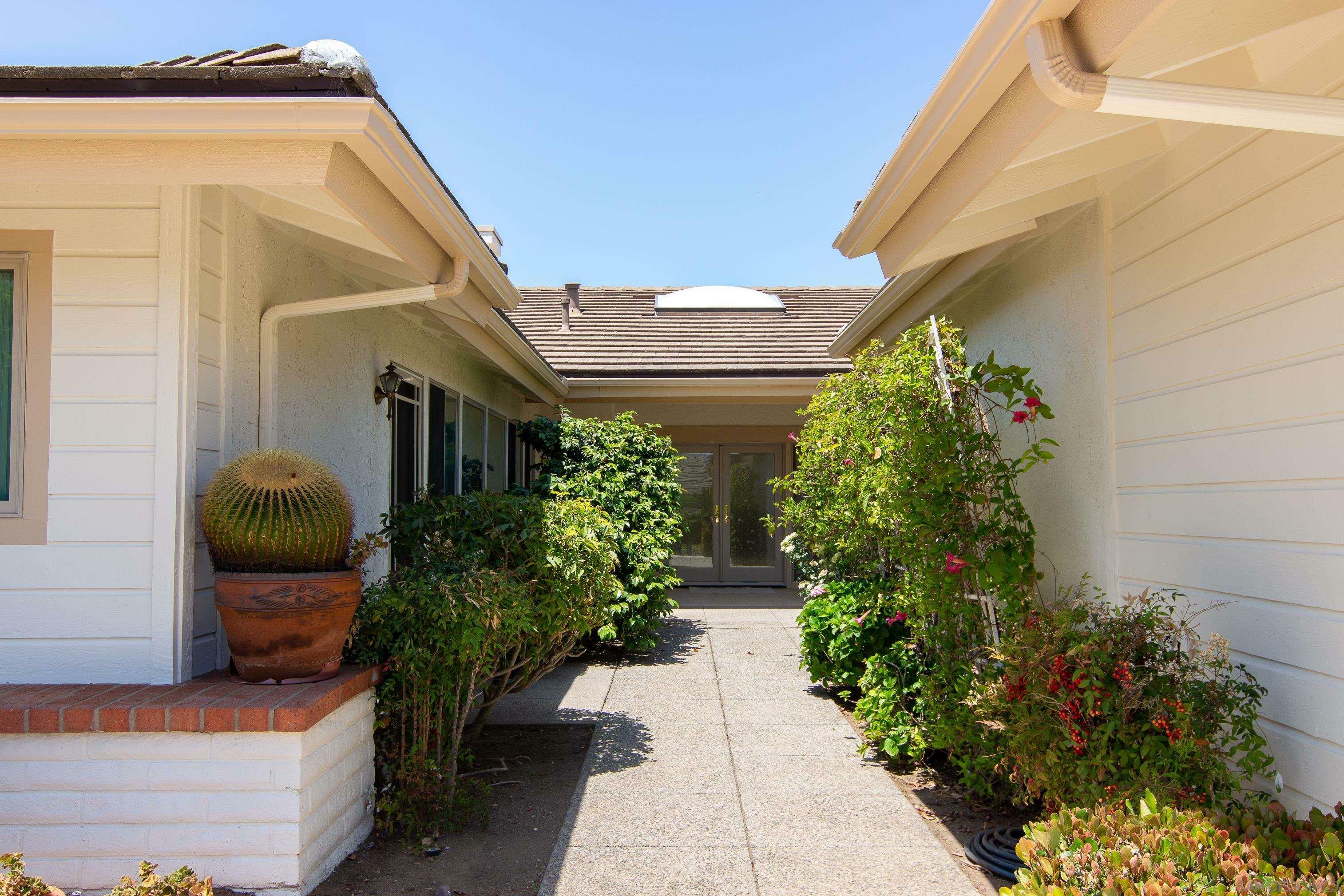 Property Photo: 3515 Lomas Serenas Dr CA 92029
