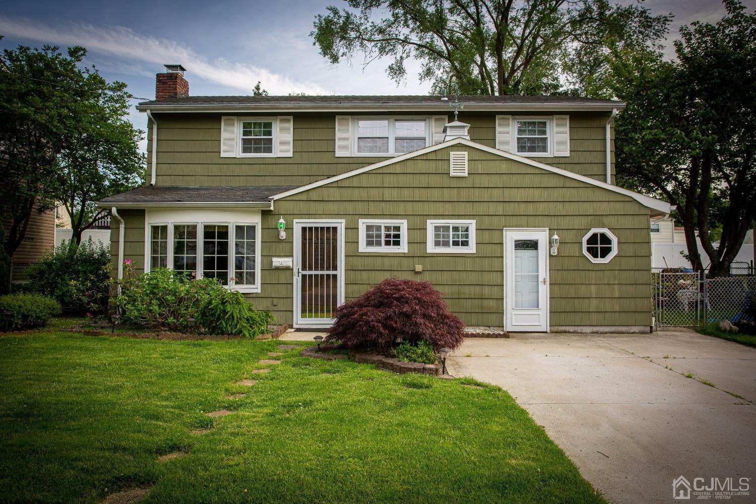 Property Photo:  77 Woodview Drive  NJ 08857 