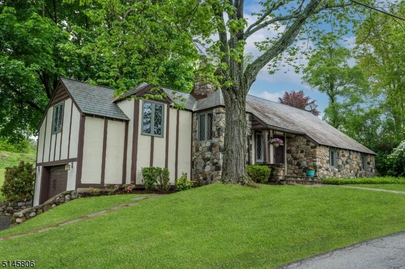 Property Photo: 463 W Shore Trl NJ 07871