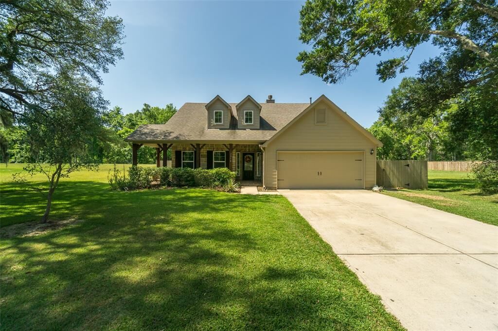 Property Photo:  2350 Ridgewood Drive  TX 77486 