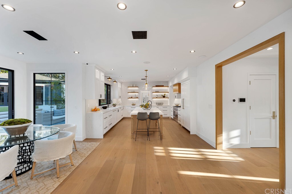 Property Photo:  5142 Calvin Avenue  CA 91356 