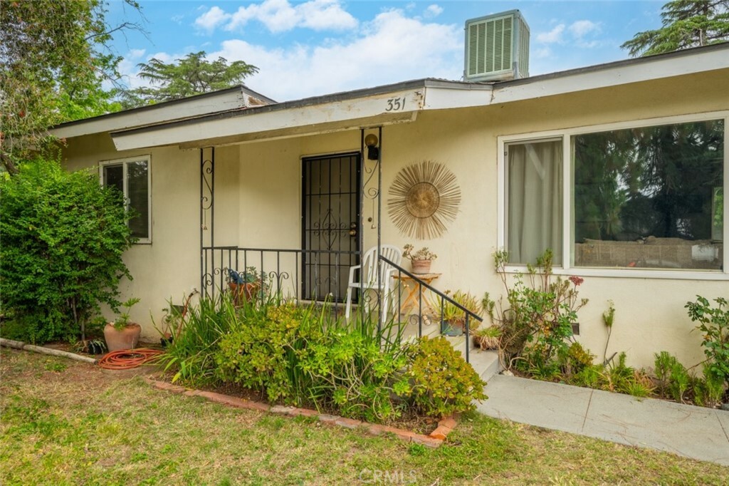 Property Photo:  351 W Wilson Street  CA 92220 