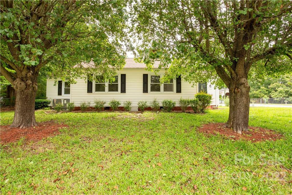 Property Photo:  1599 Hillcrest Avenue  SC 29720 