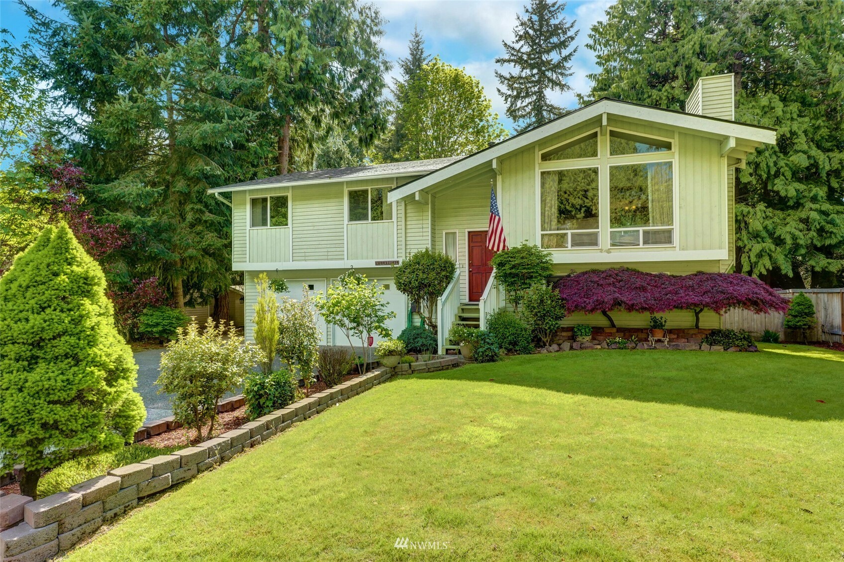 Property Photo:  1319 220th Place NE  WA 98074 