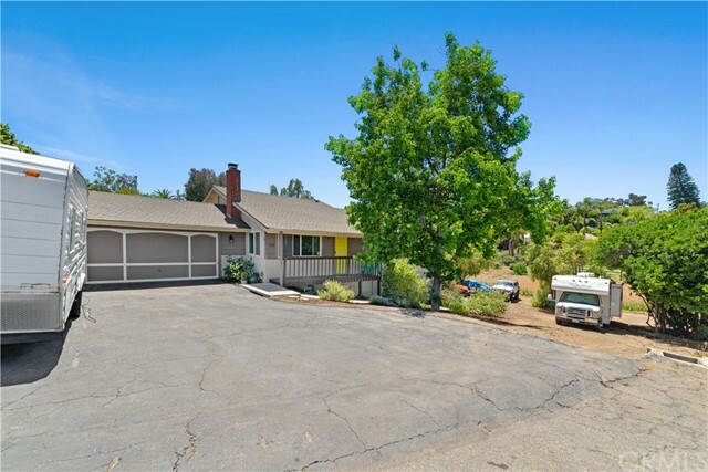 Property Photo:  727 Sunset Drive  CA 92081 