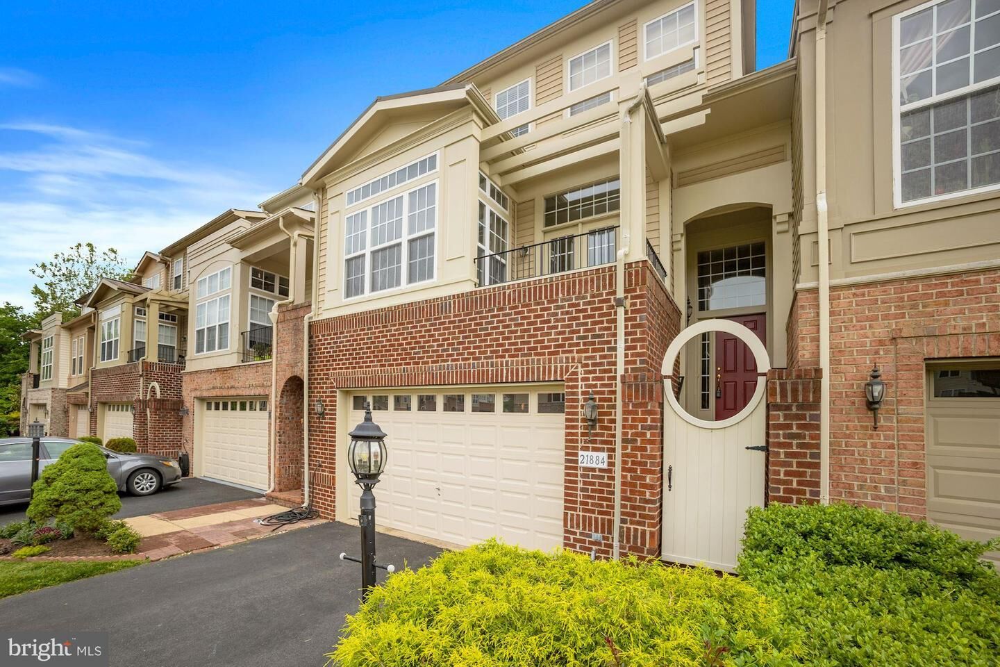 Property Photo: 21884 Fieldthorn Terrace VA 20148