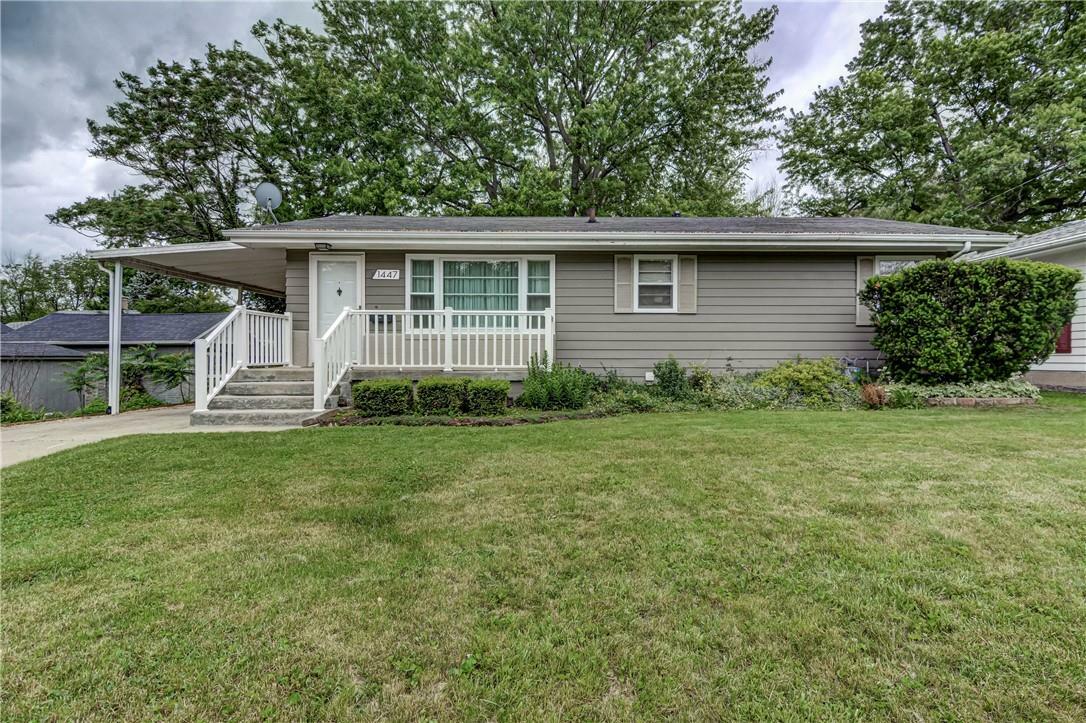 Property Photo:  1447 N Foster Avenue  IL 62526 