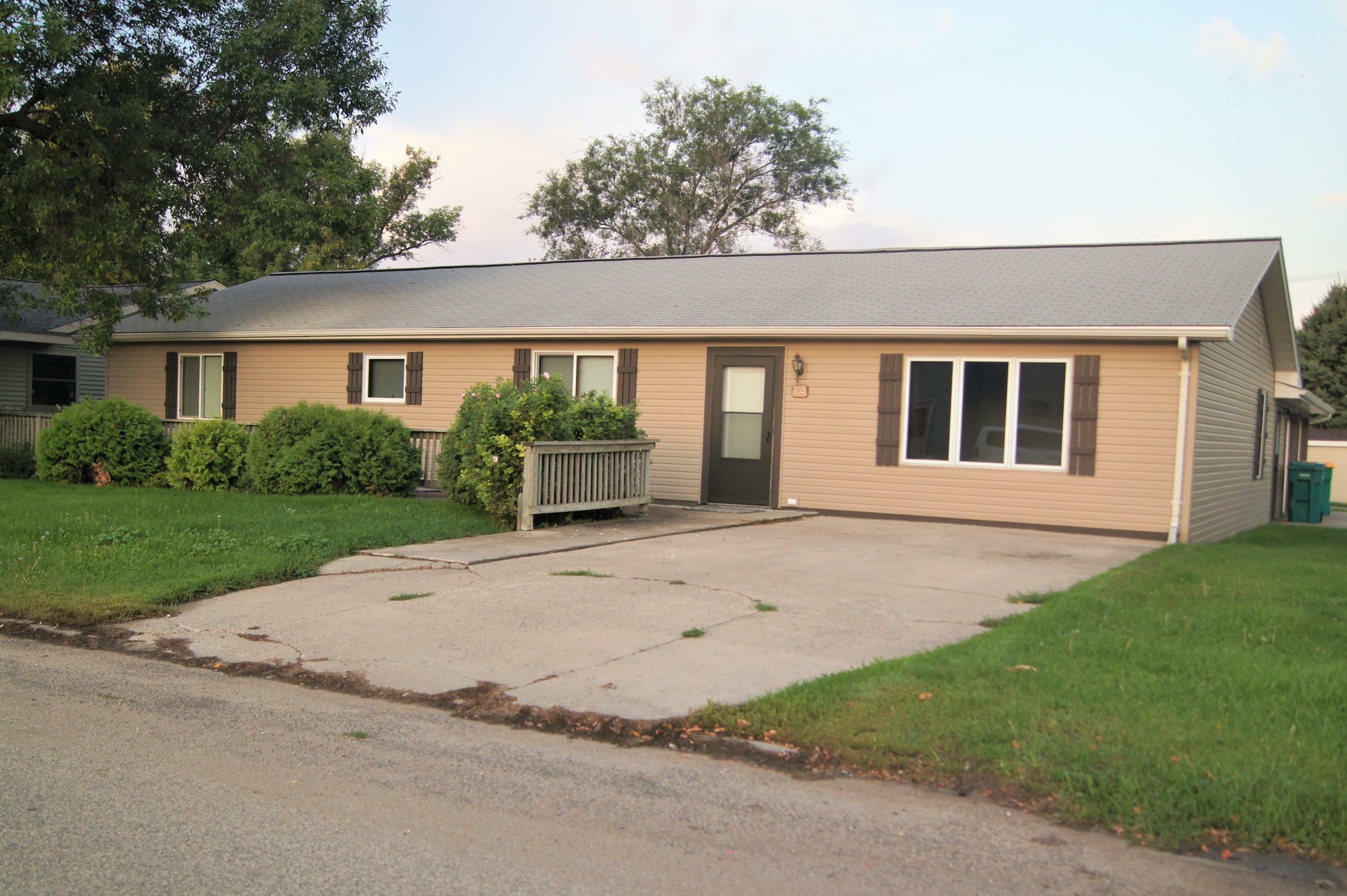 Property Photo:  104 1st Street SW  ND 58458 