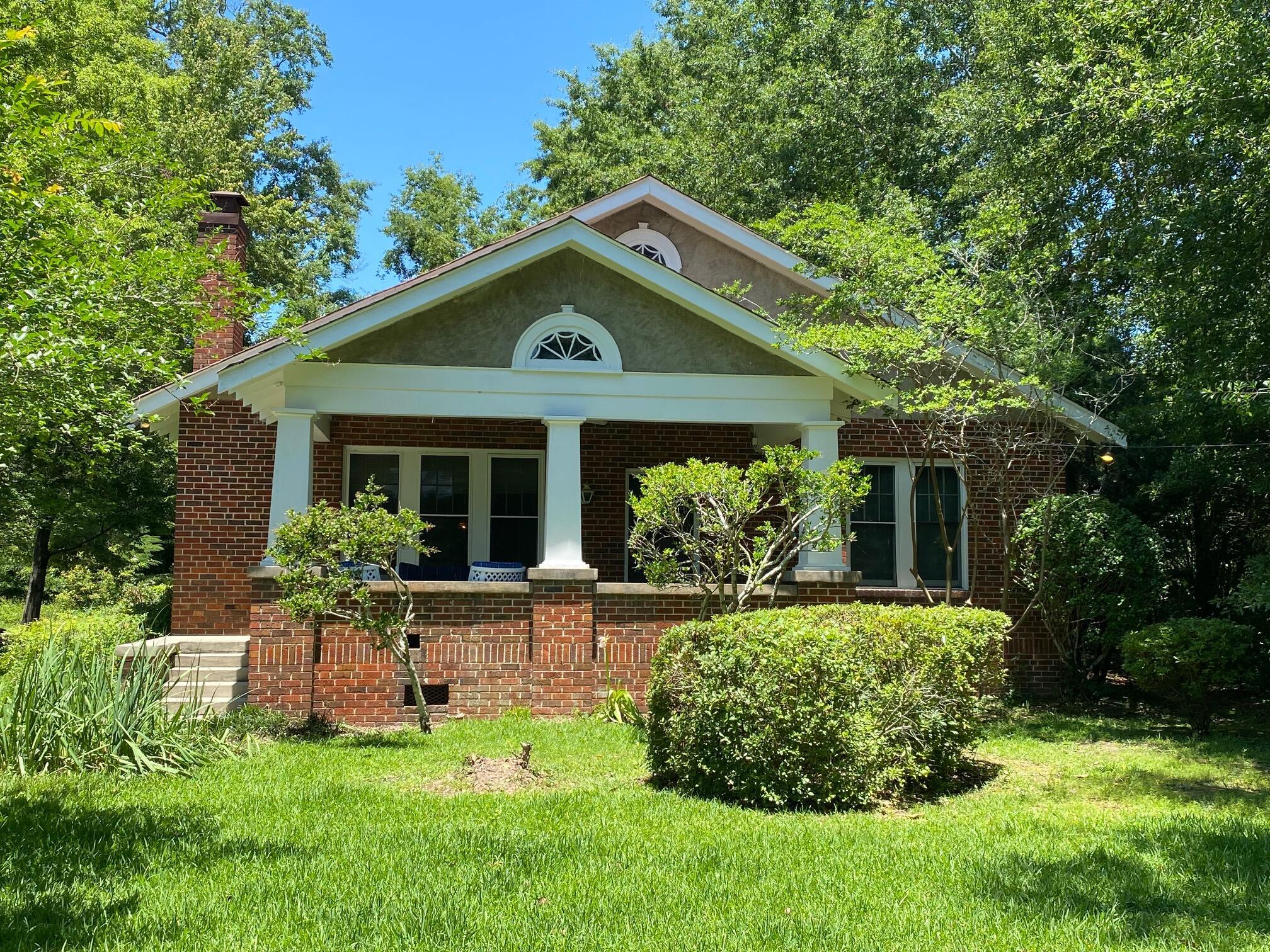 Property Photo: 218 W 7th St. MS 39401