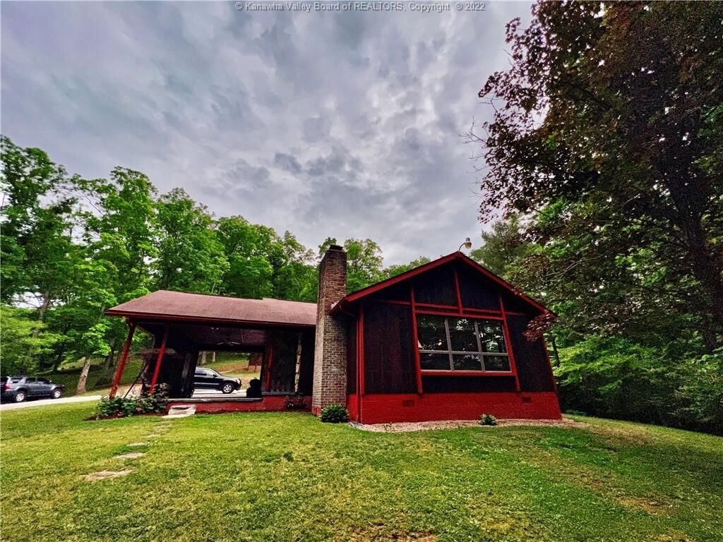 Property Photo:  114 Bridgeport Lane  WV 25312 