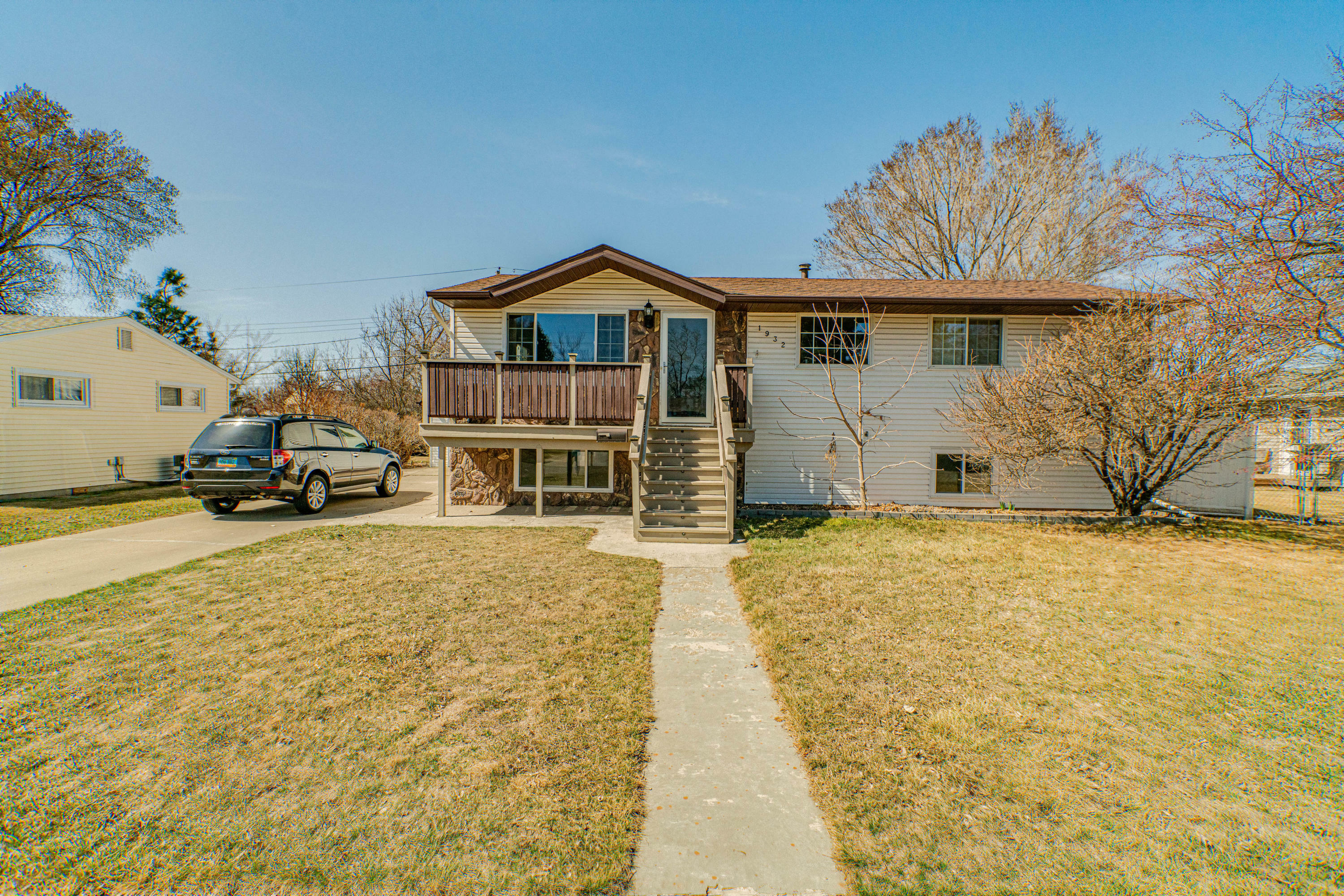 Property Photo:  1932 N 5th Street  ND 58501 