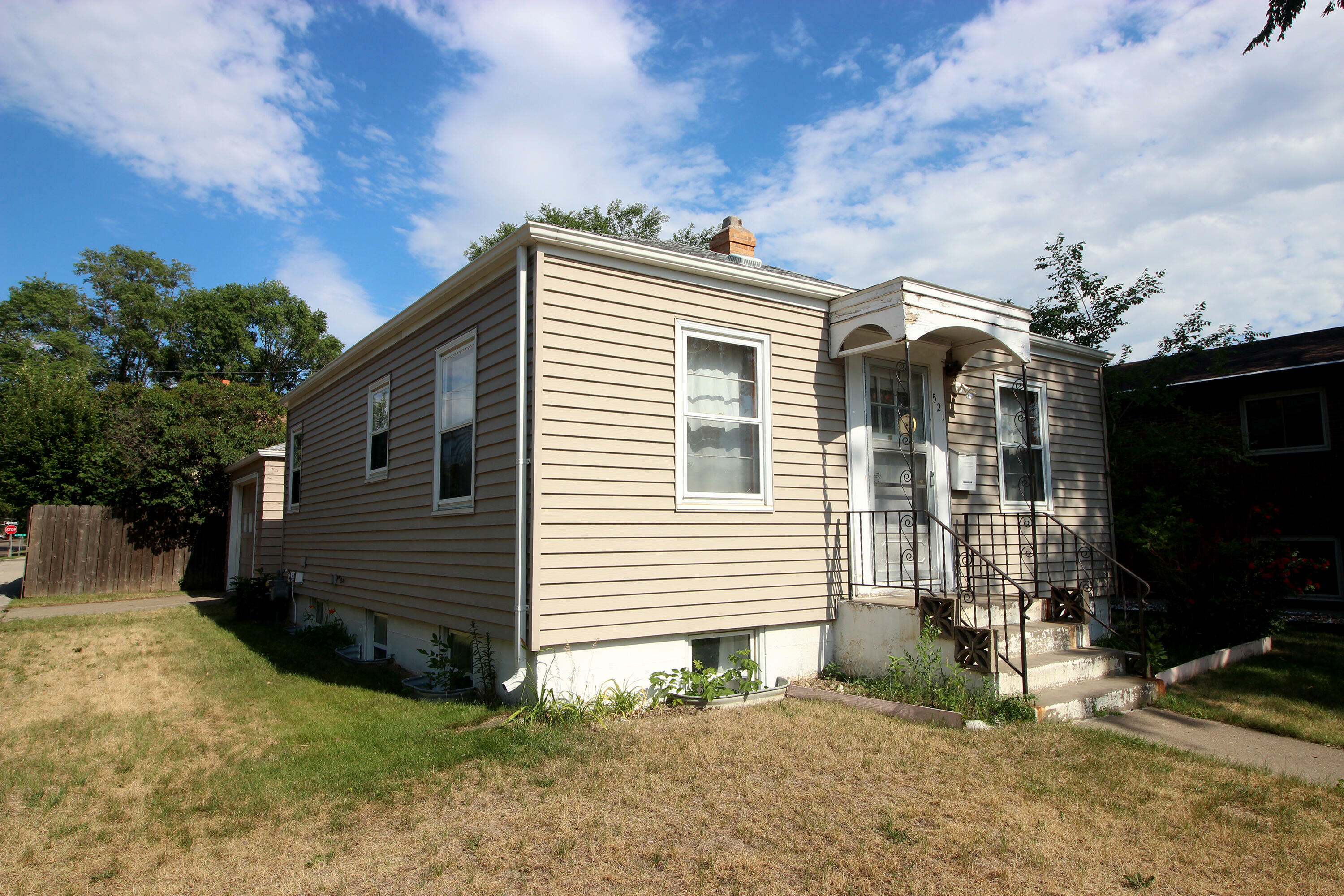 Property Photo:  521 N 8th Street  ND 58501 