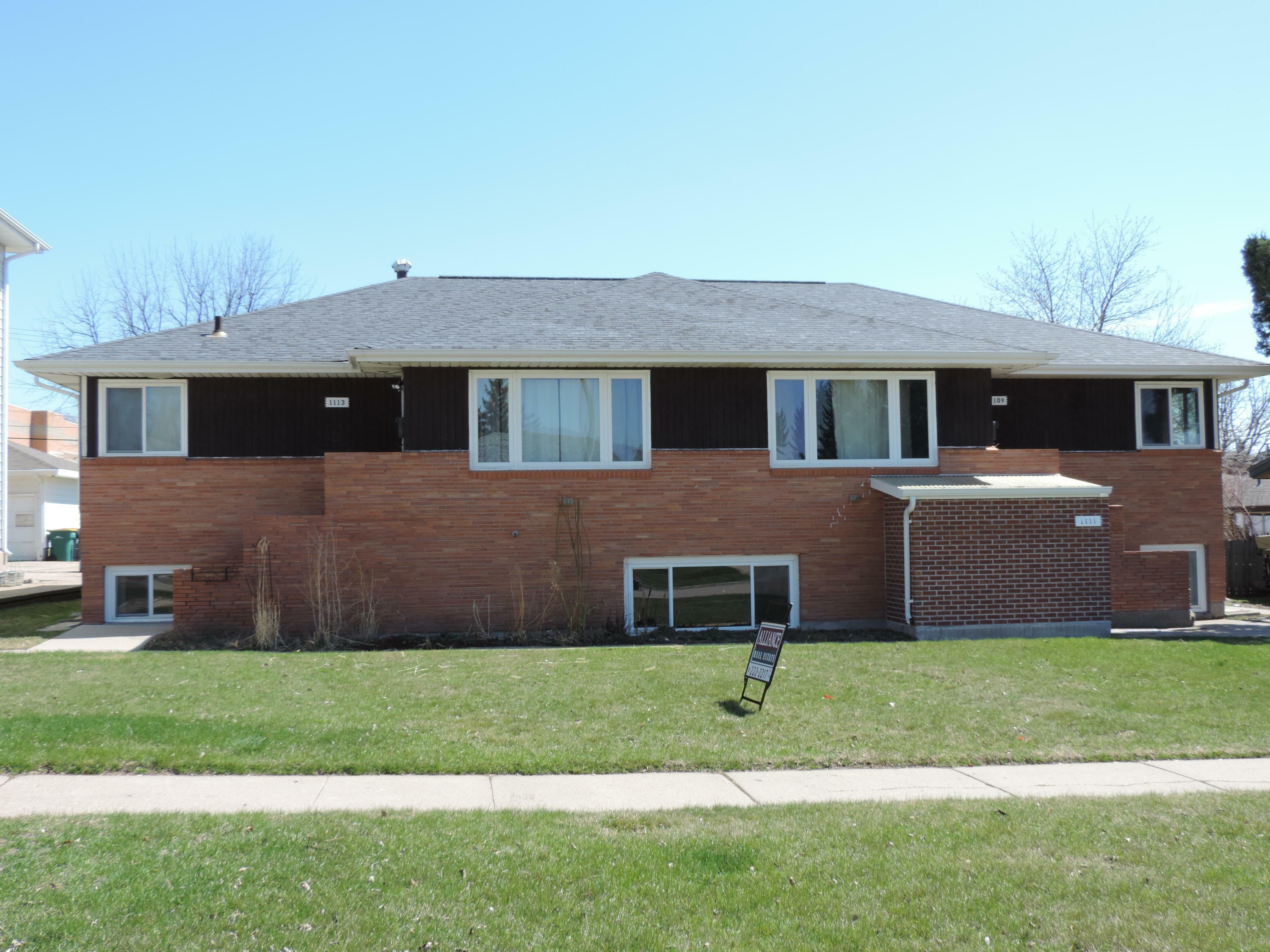 Property Photo:  1109 N 18th Street  ND 58501 