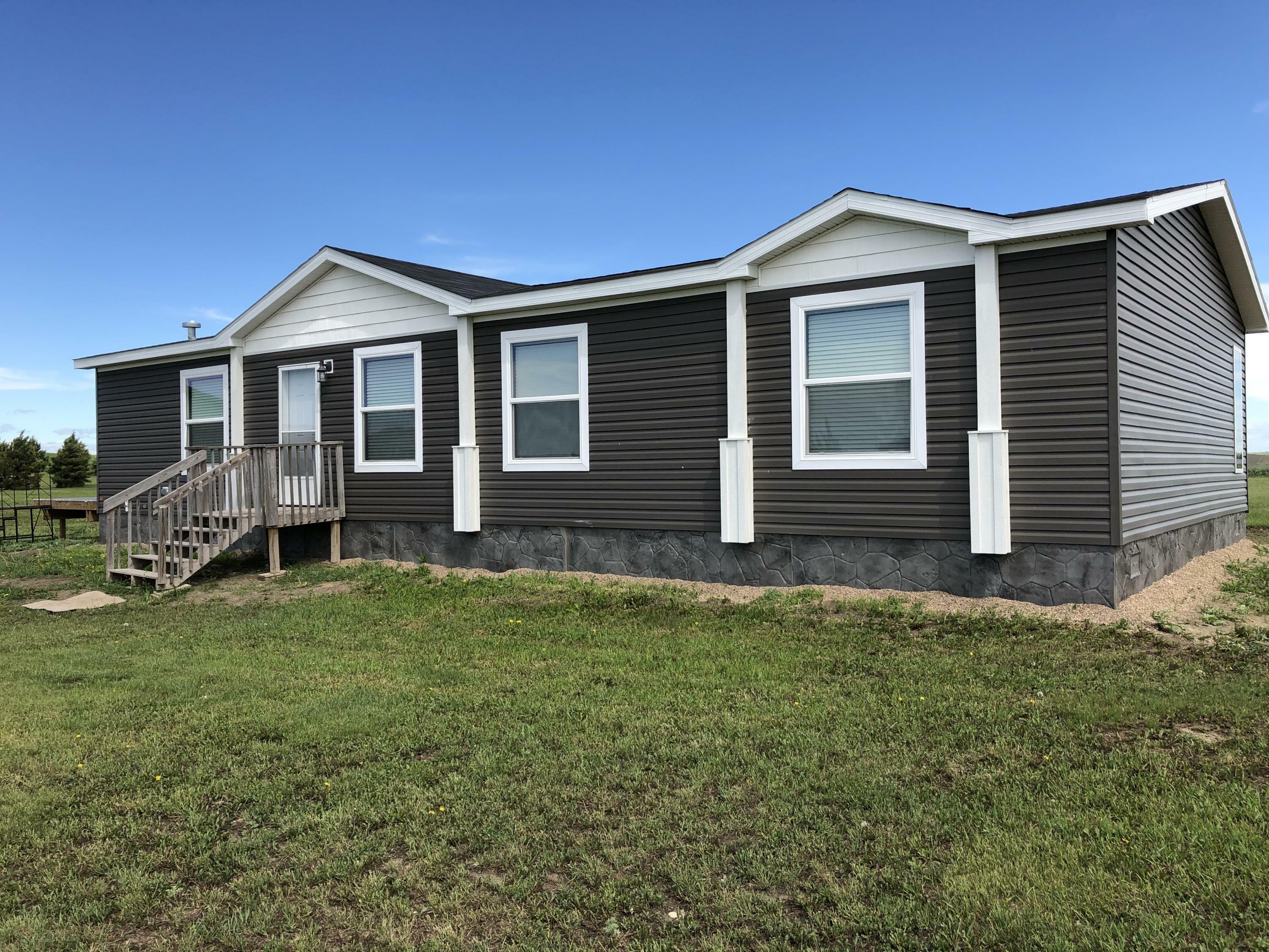 Property Photo:  3151 Northview Drive  ND 58531 