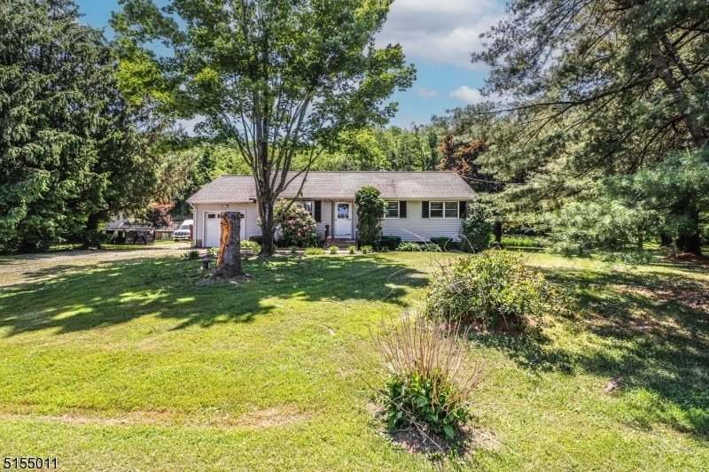 Property Photo:  173 Bloomsbury Road  NJ 08802 