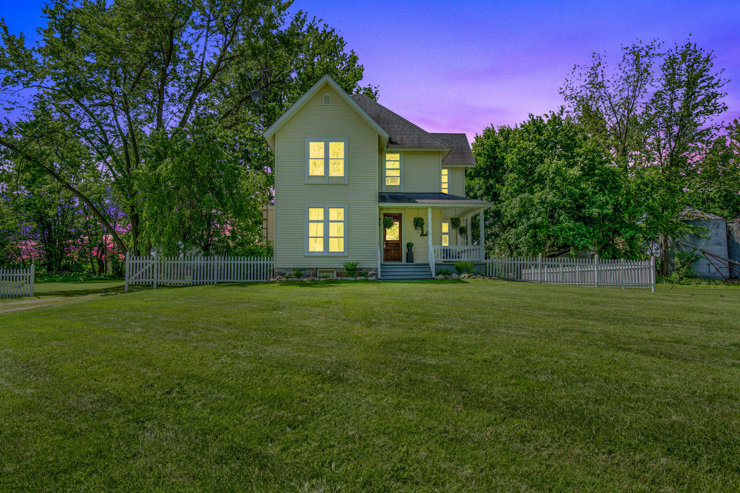 Property Photo:  1069 Wildwood Road  MI 49082 