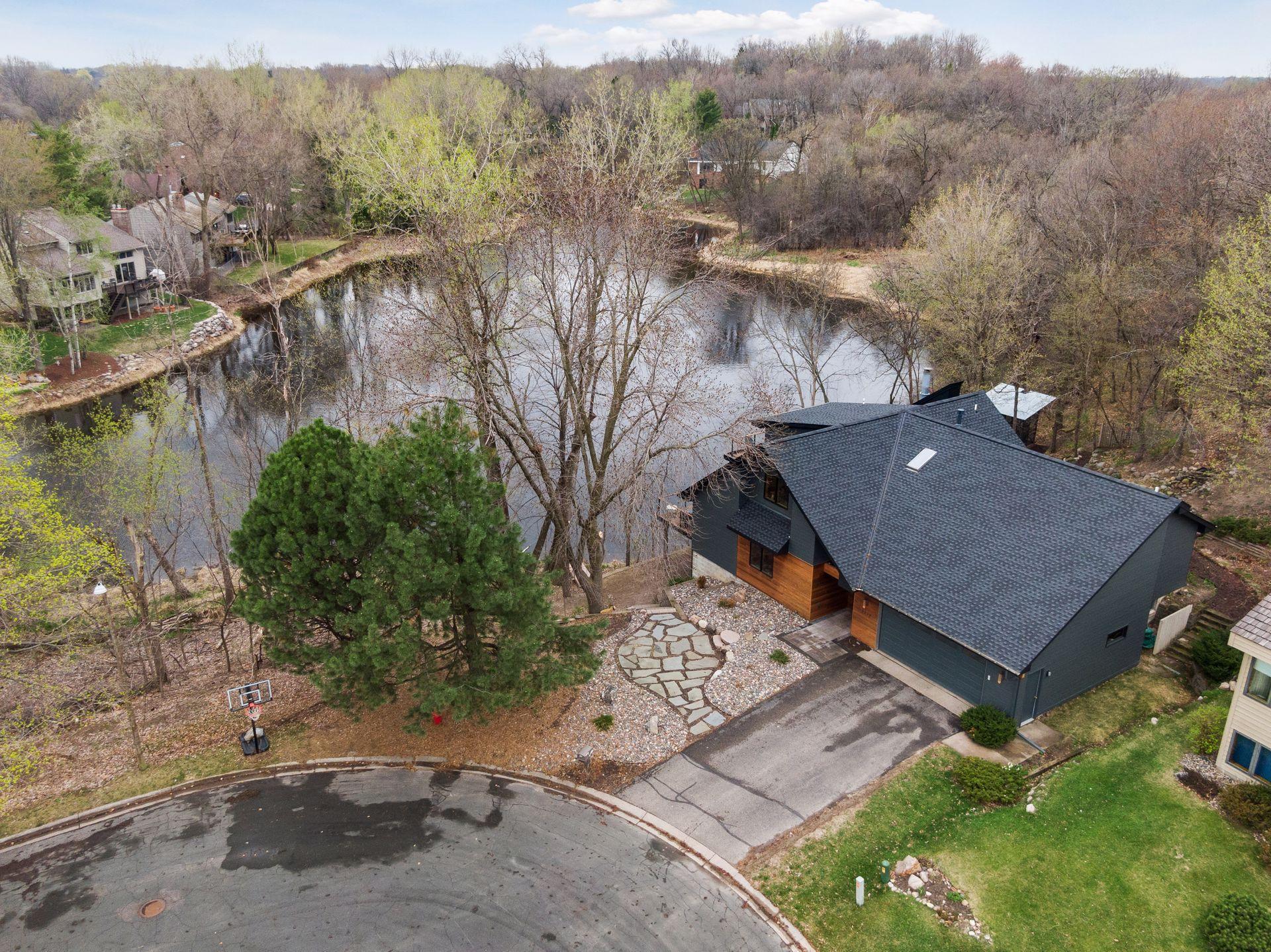 Property Photo:  8532 Park Knoll Circle  MN 55438 