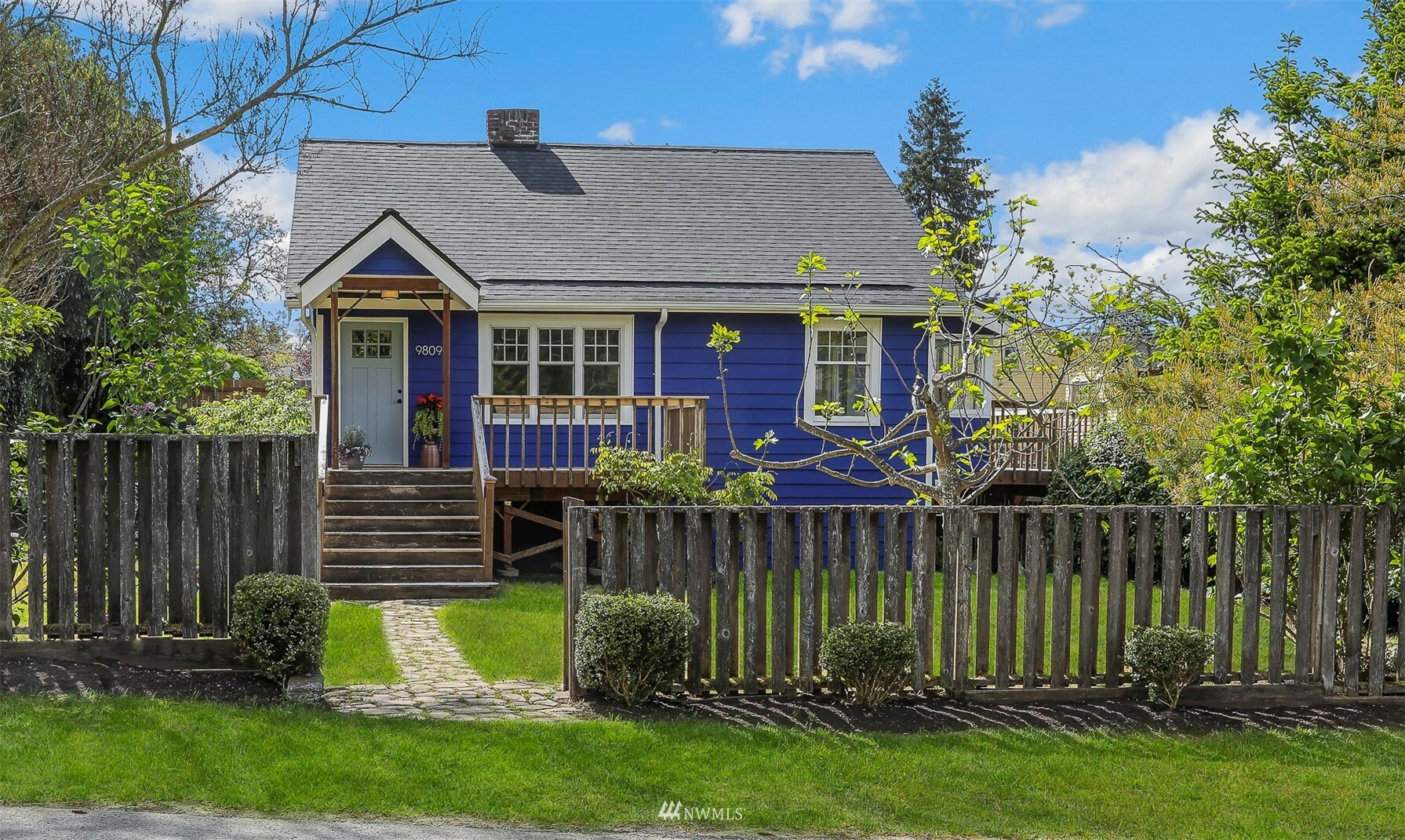 Property Photo: 9809 12th Avenue NE WA 98115