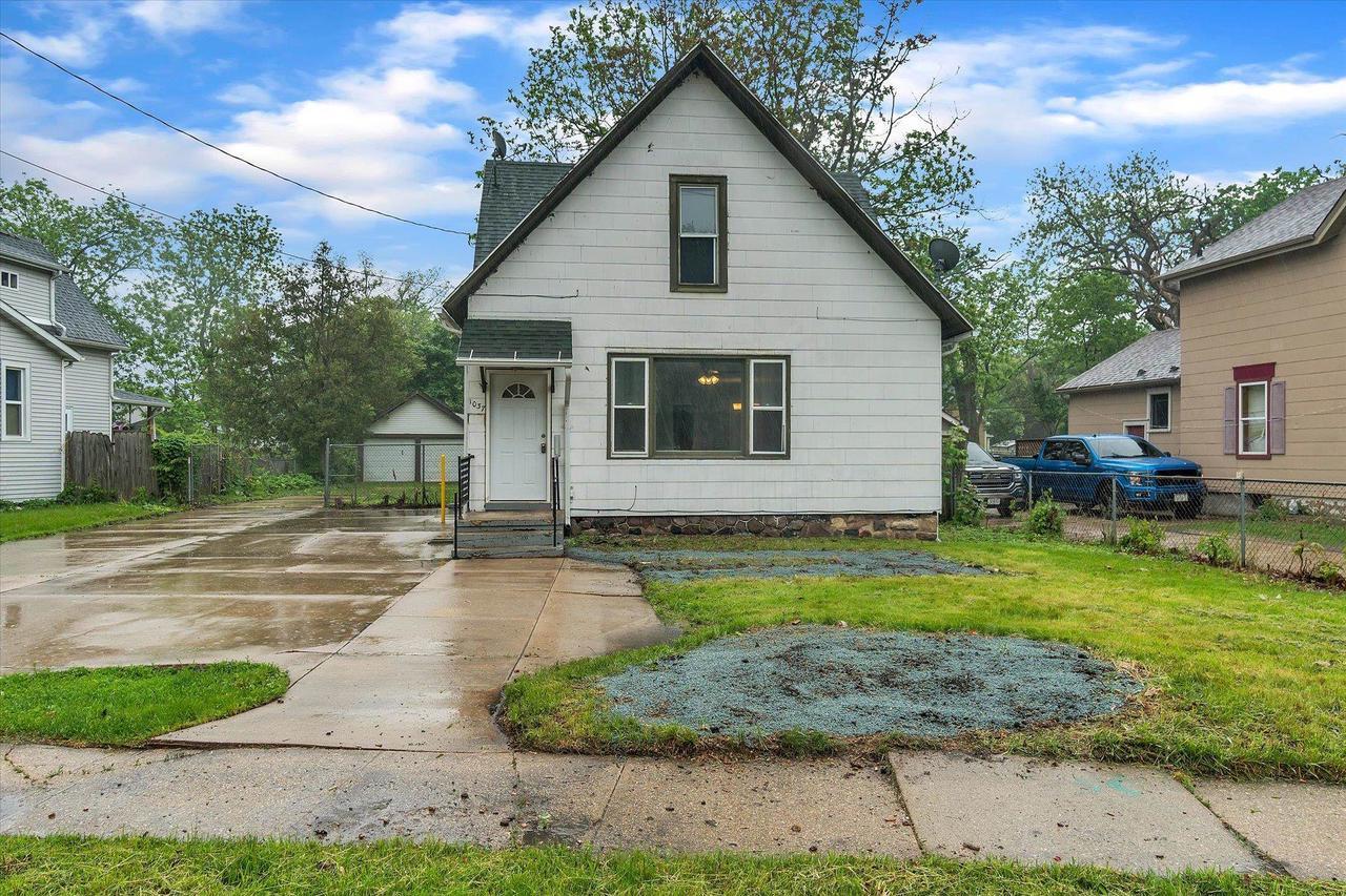 Property Photo: 1037 Prairie Ave WI 53511