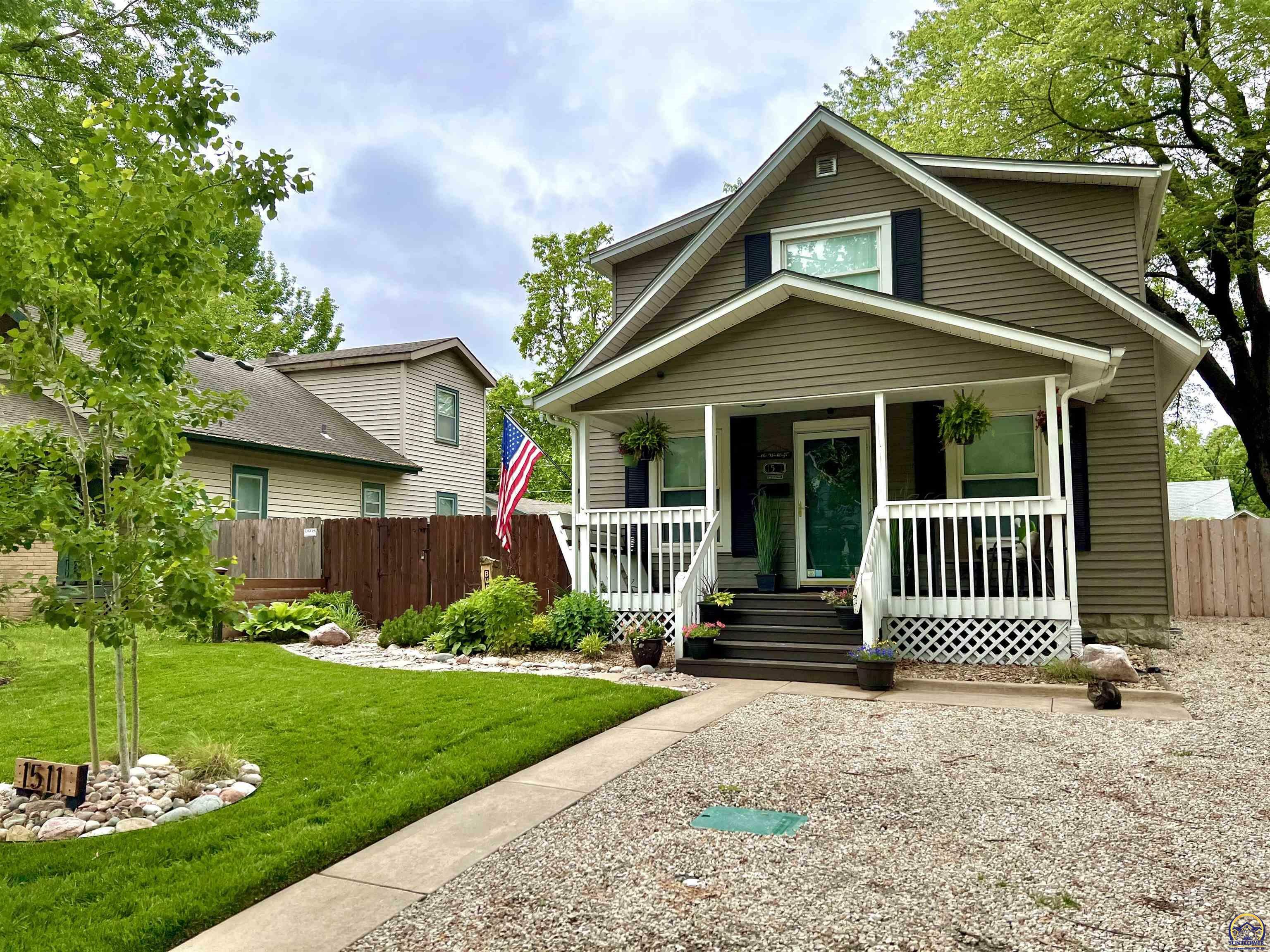 Property Photo:  1511 SW Wayne Ave  KS 66604 