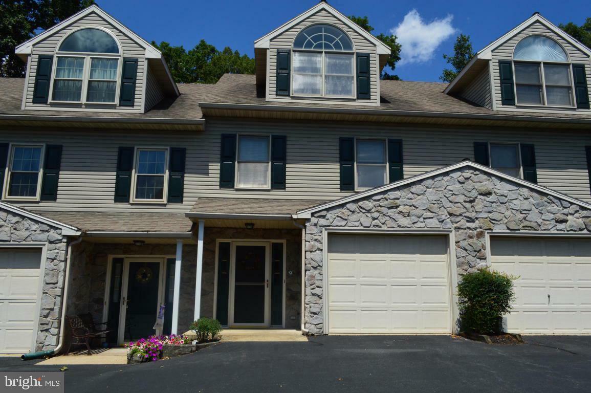 Property Photo:  19 Laurel Ridge  PA 17540 