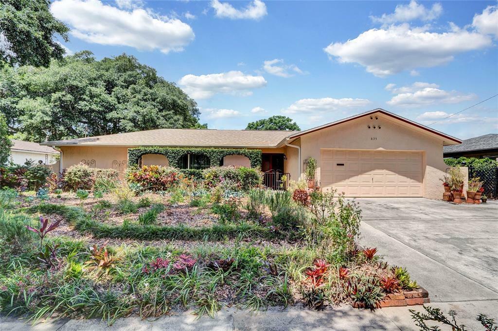 Property Photo: 635 Roughbeard Road FL 32792