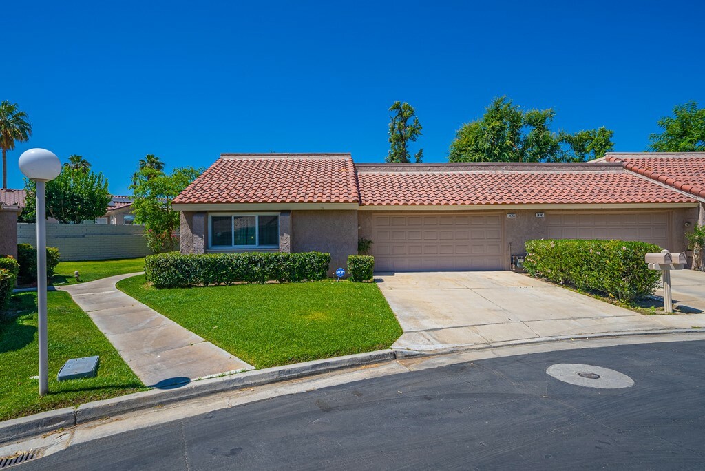 Property Photo: 74755 San Cristoval Circle CA 92260