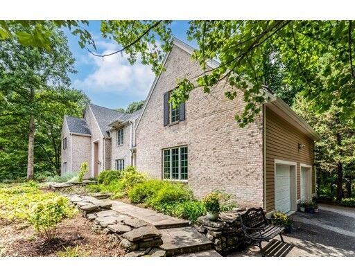 Property Photo:  7 Oakdale Lane  MA 01773 