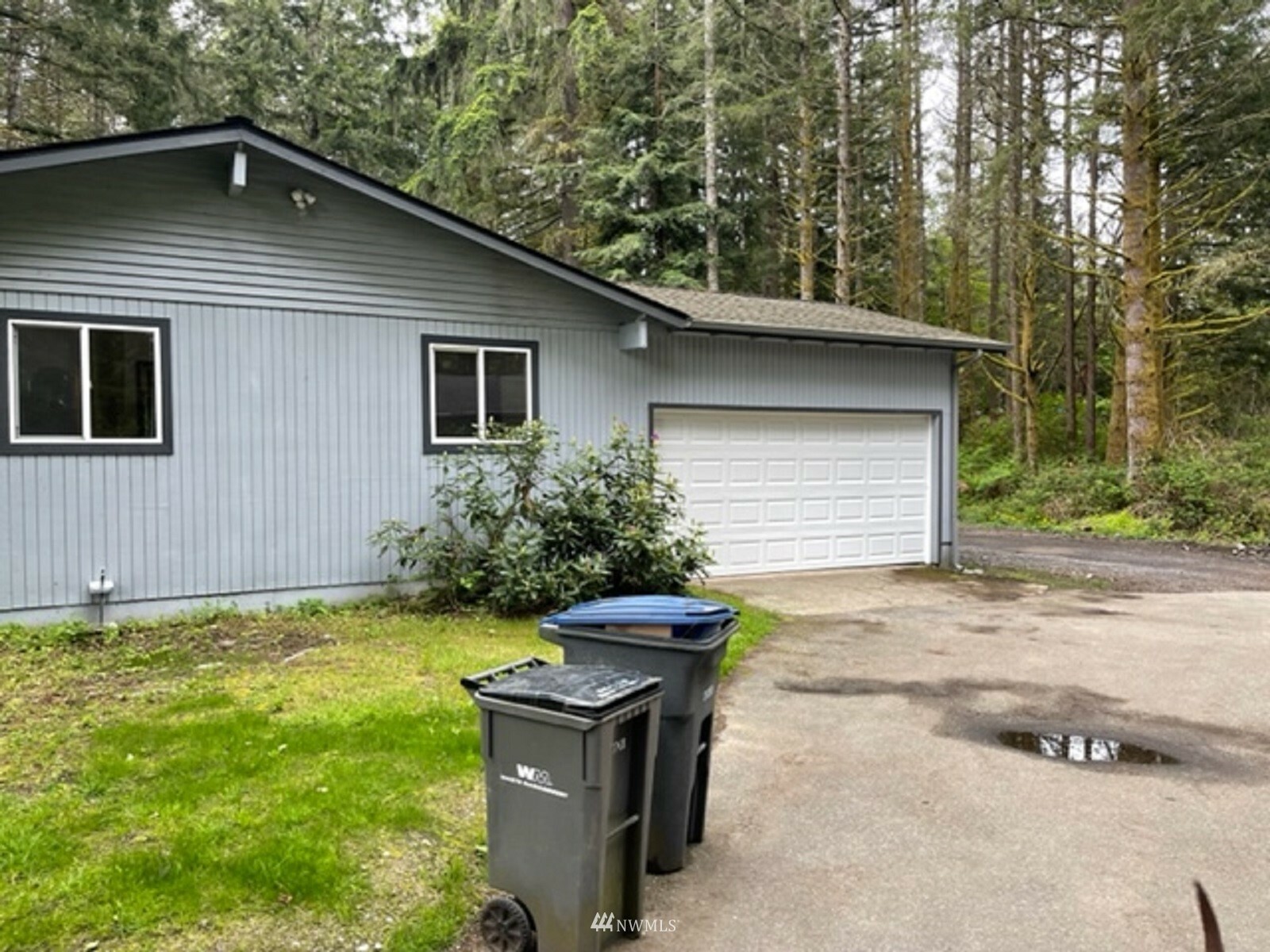 Property Photo:  5180 SW Daisy Street  WA 98367 