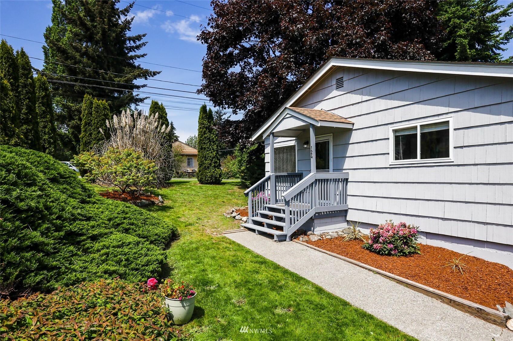 Property Photo:  124 SW 130th Street  WA 98146 