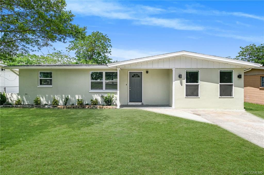 Property Photo:  29 E Lemon Street  FL 34465 