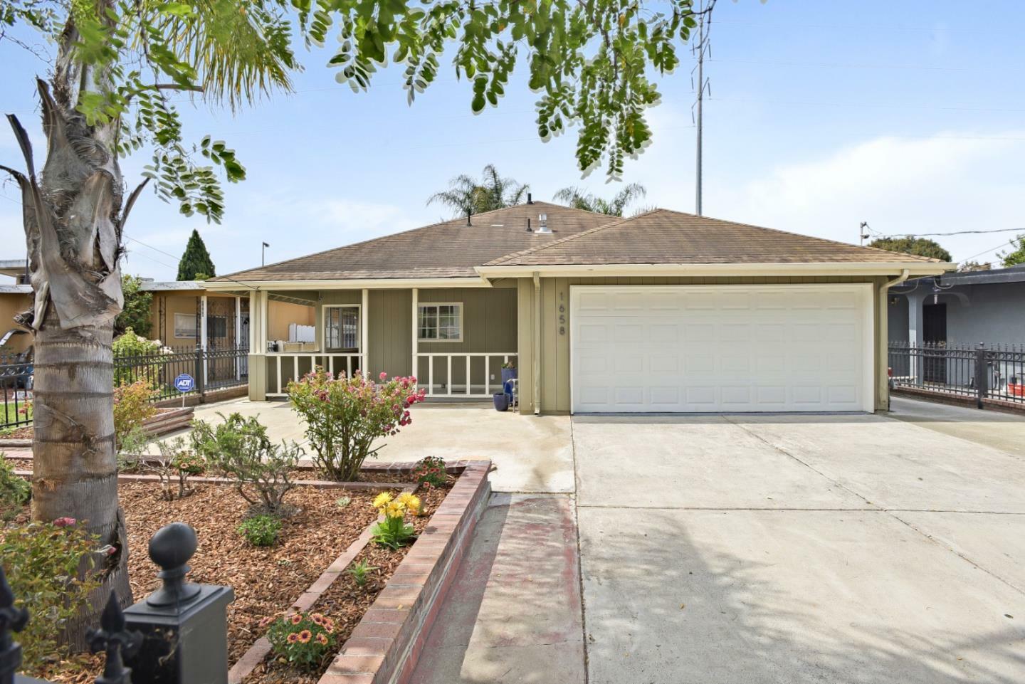 Property Photo:  1658 Purdue Avenue  CA 94303 